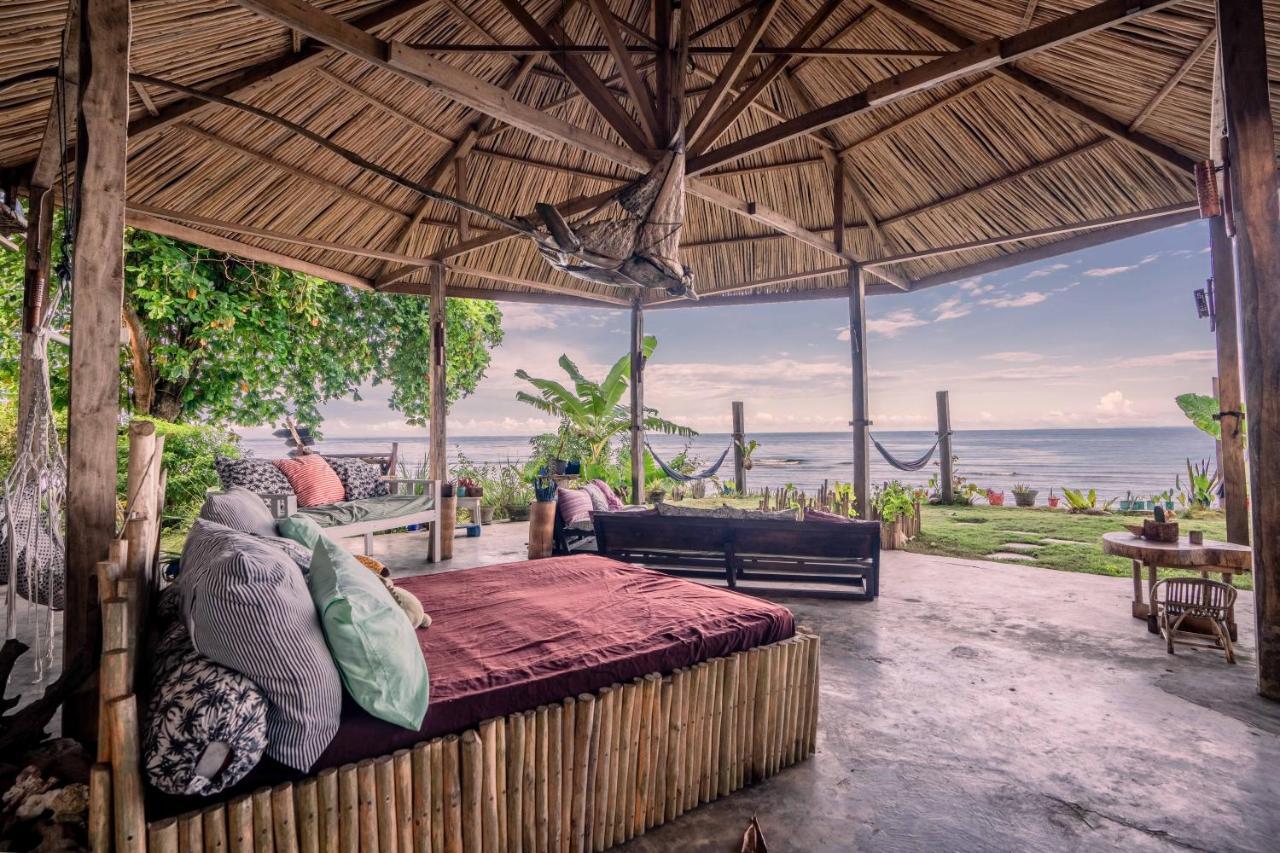 Sanctum Una Una Eco Dive Resort Pulau Unauna Dış mekan fotoğraf