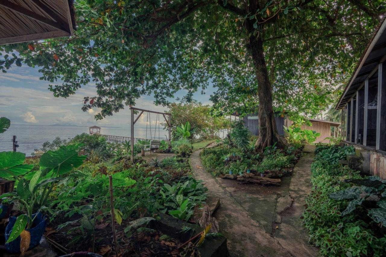 Sanctum Una Una Eco Dive Resort Pulau Unauna Dış mekan fotoğraf