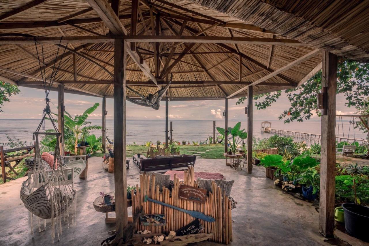 Sanctum Una Una Eco Dive Resort Pulau Unauna Dış mekan fotoğraf